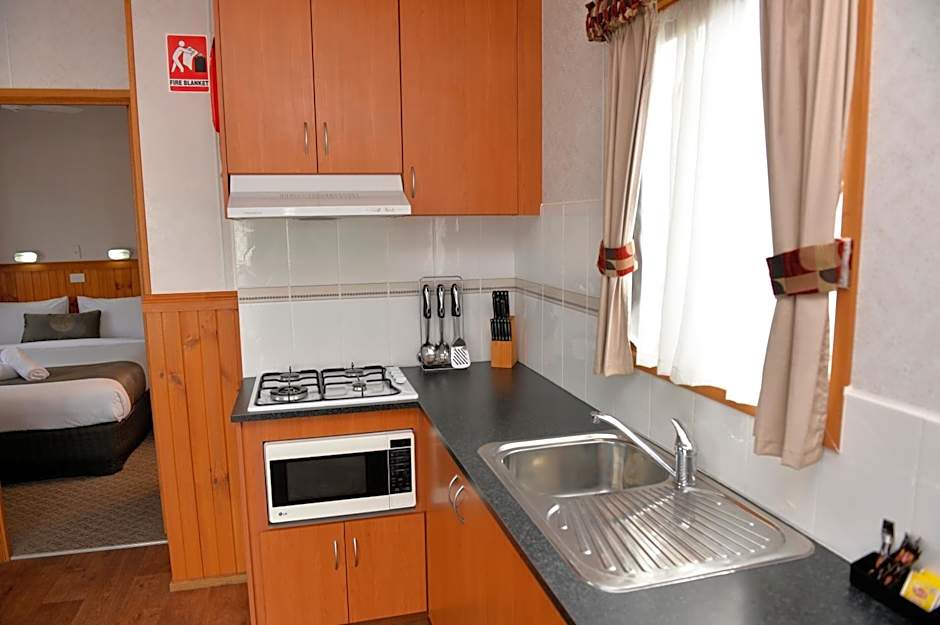 Riverside Cabin Park