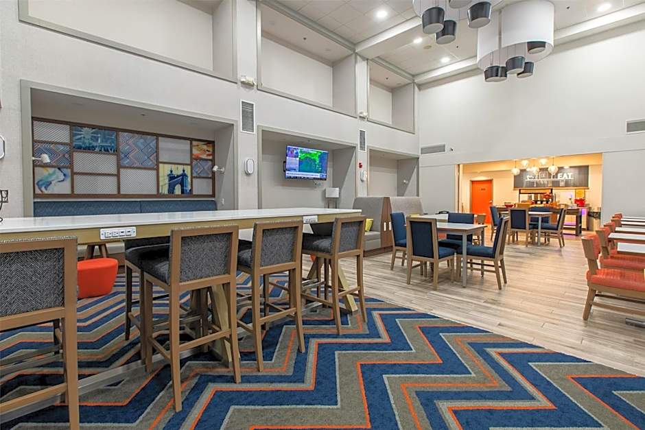 Hampton Inn By Hilton And Suites Wilder