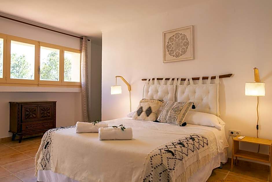 AldeaMia, Forest, mountain view, beach at 8 min