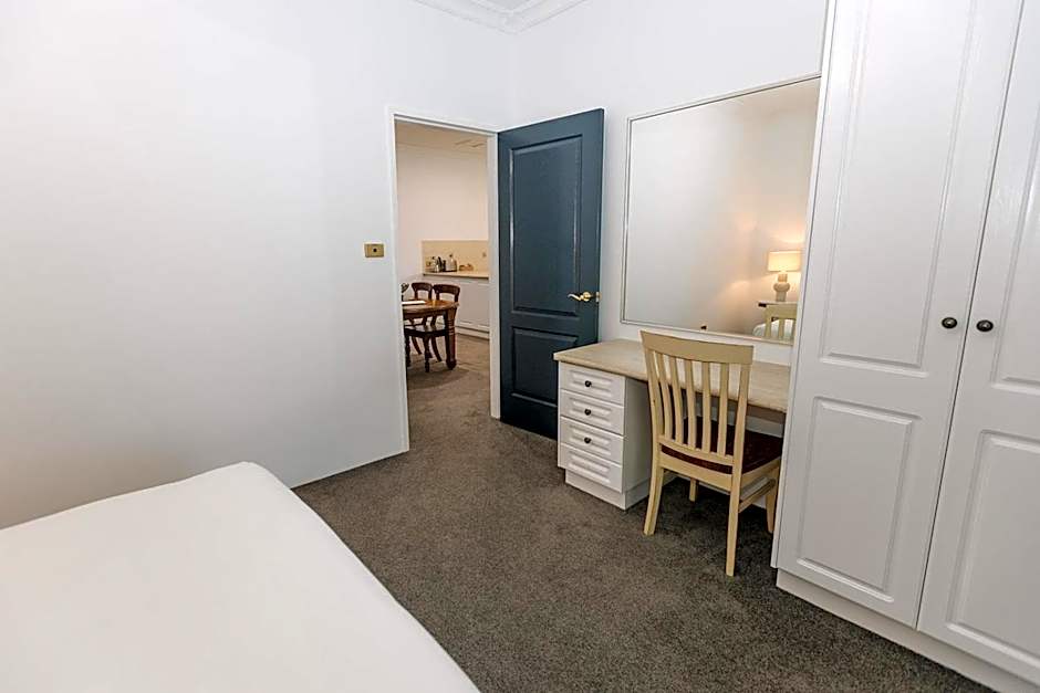 The Lawson Riverside Suites