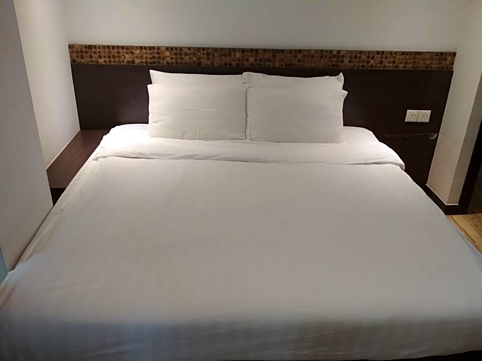 Classy Studio Apartment (KBCP)