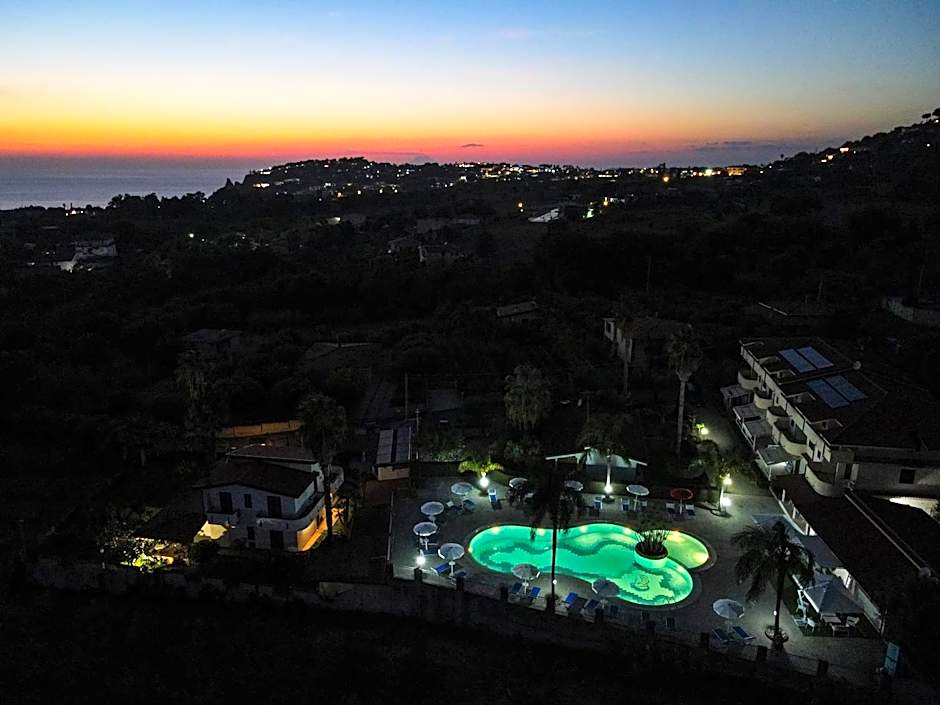 Rosy Hotel Residence