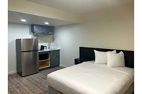 Queen Room - Disability Access - Non-Smoking