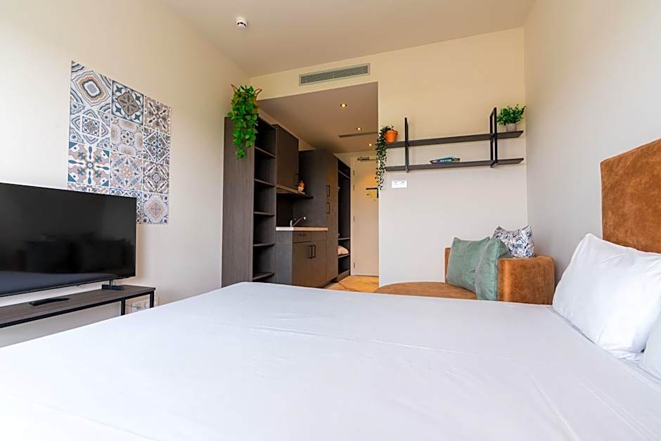 Student Experience Madrid Pozuelo - Luxury Hostel