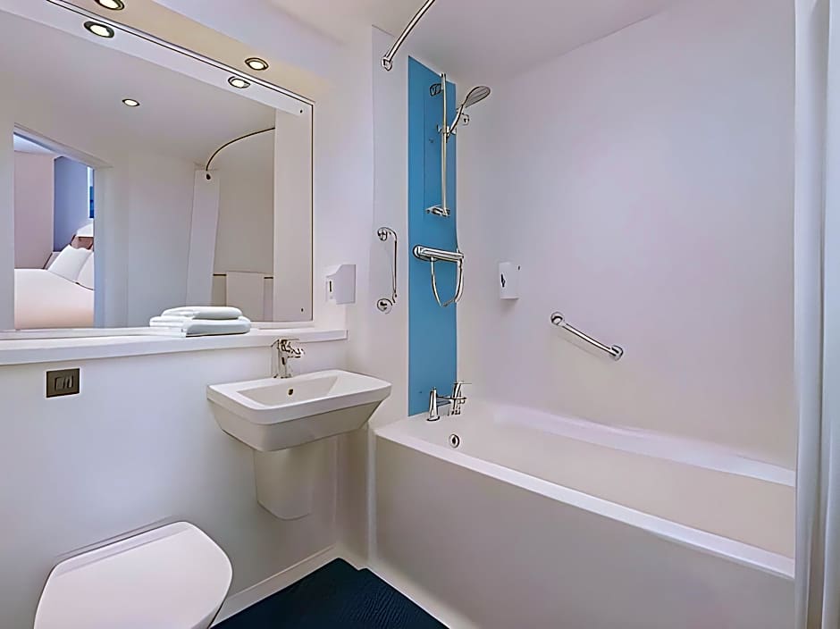 Travelodge Birmingham Airport