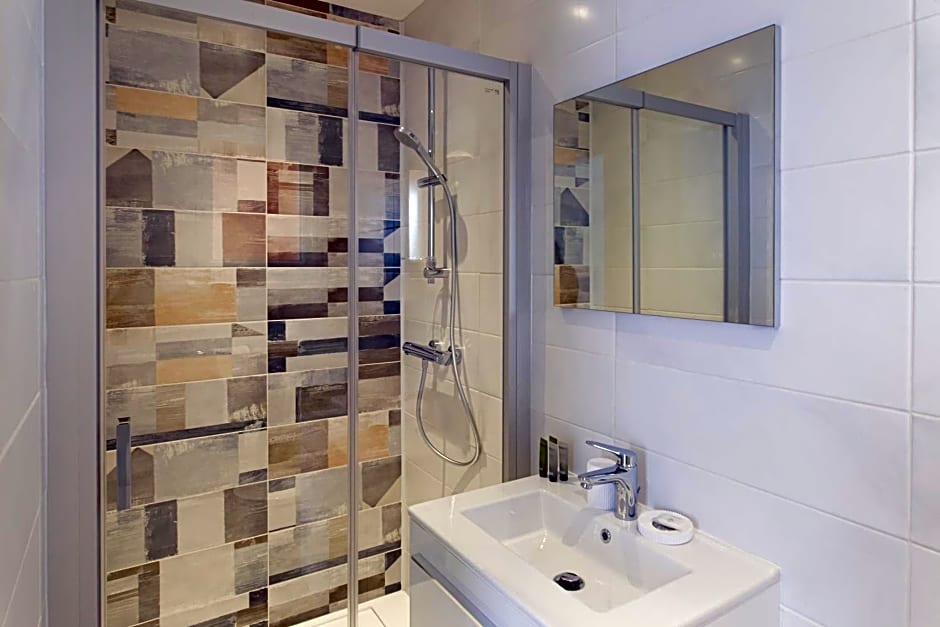 VILLA DES CHENES-Adult only