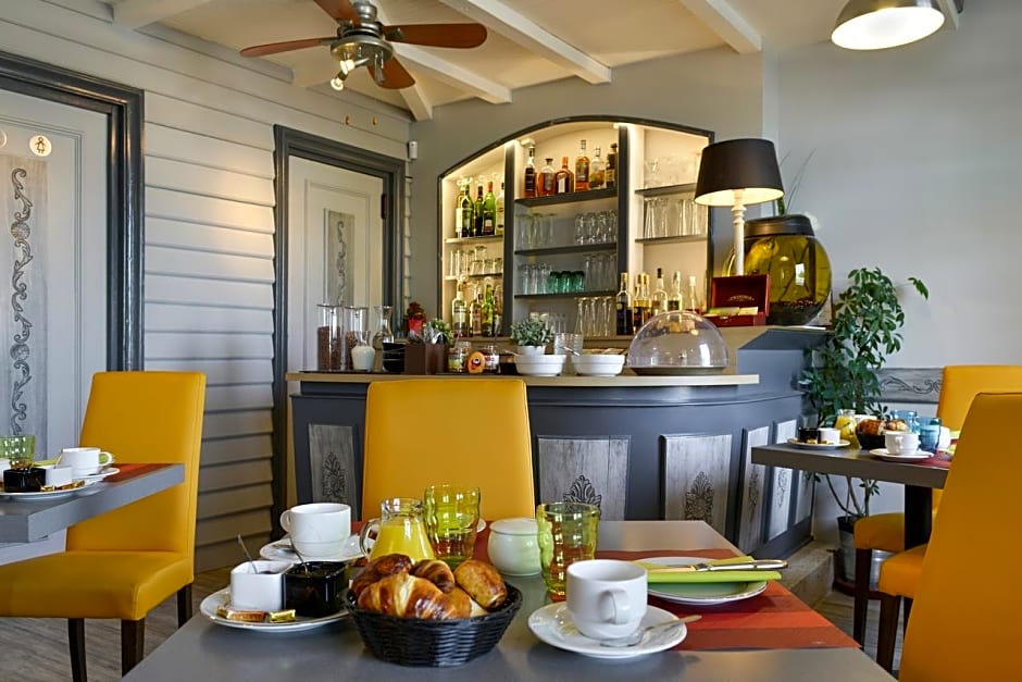 Logis Hôtel du Dauphin