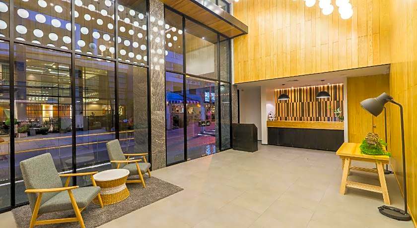 Sea Me Spring Tree Hotel