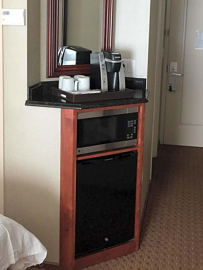 Town & Country Inn and Suites