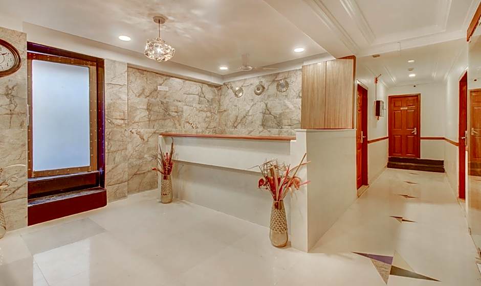 Treebo Cruz Royale Santacruz West