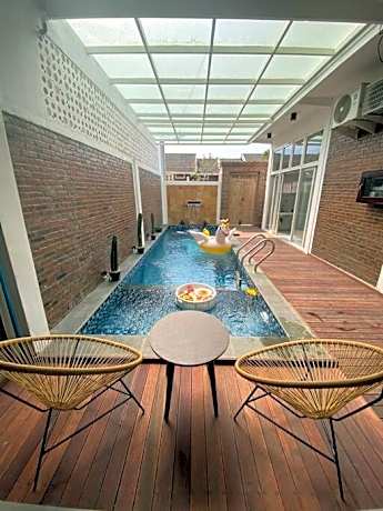 Emka Villa Traditional Minimalist