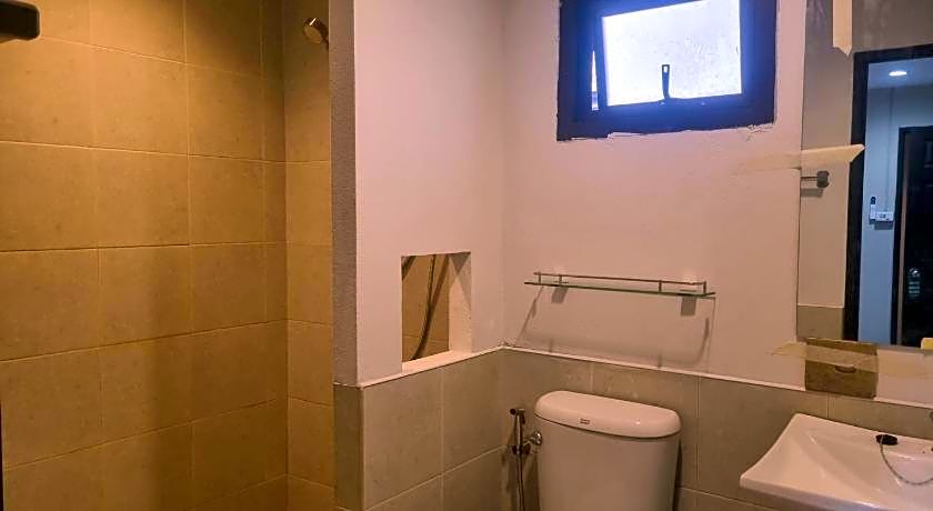 New Breakers Hotel Rawai