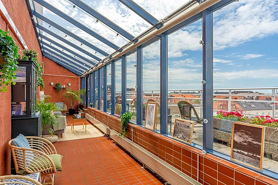 2Home Hotel Apartments