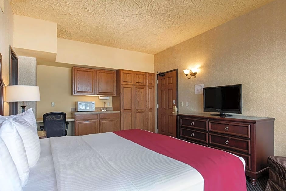 Shoreline Inn & Conference Center, Ascend Hotel Collection