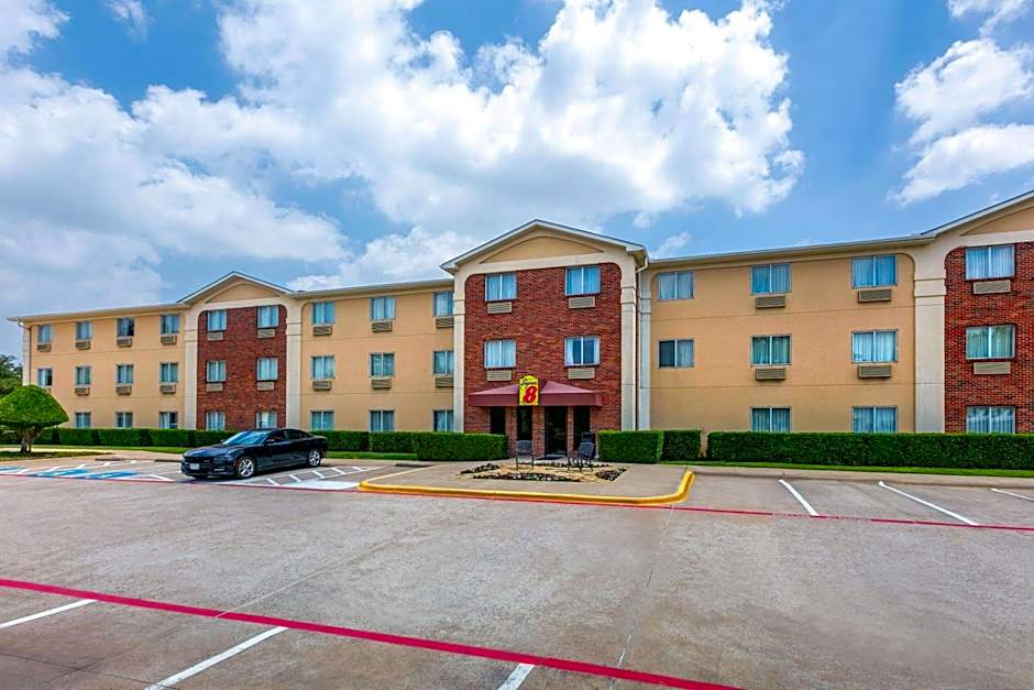 Super 8 by Wyndham Grapevine/DFW Airport Northwest