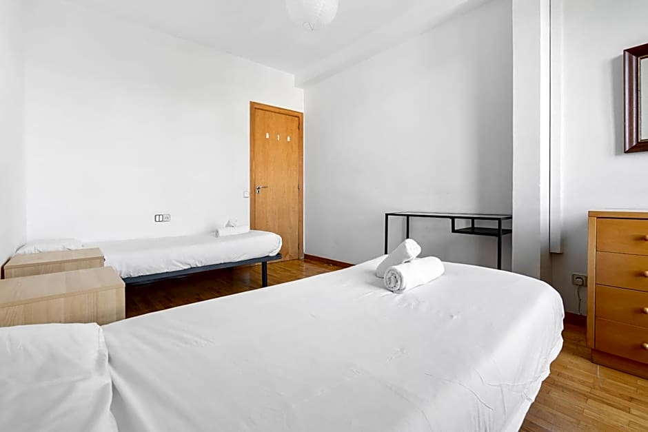 Stylish 4br City View Apt Near Sagrada Familia