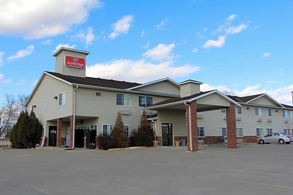 Westbridge Inn & Suites