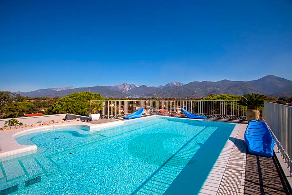 Verdeluna ApartHotel