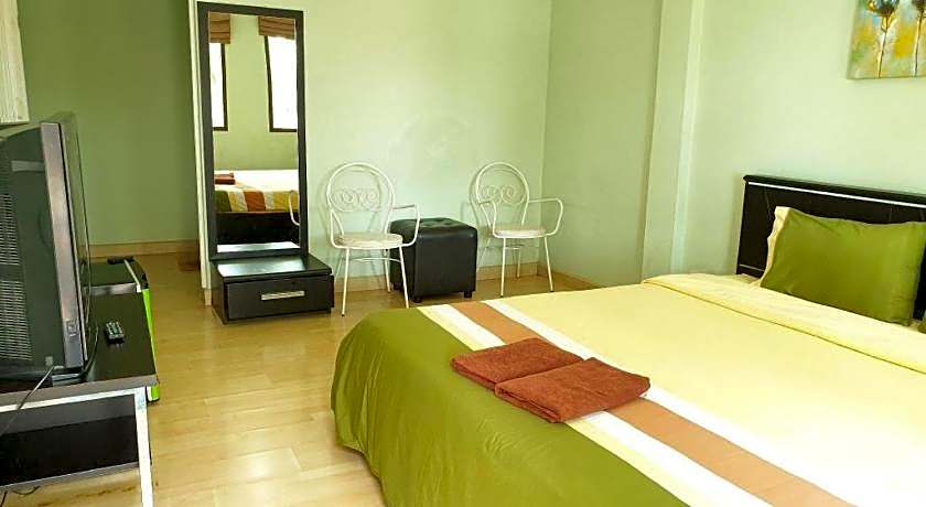 Sea beach Koh Larn 2 Hotel