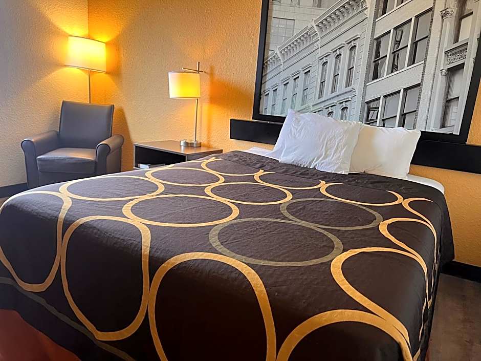 Super 8 by Wyndham Elizabethtown