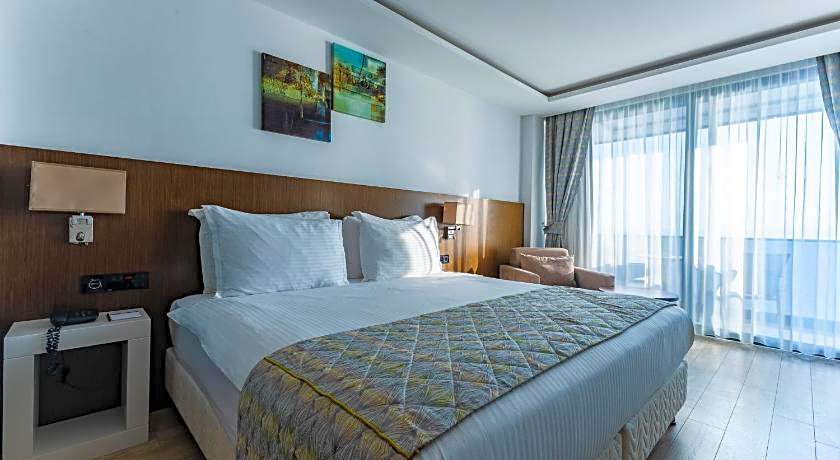 The Nowness Luxury Hotel & Spa