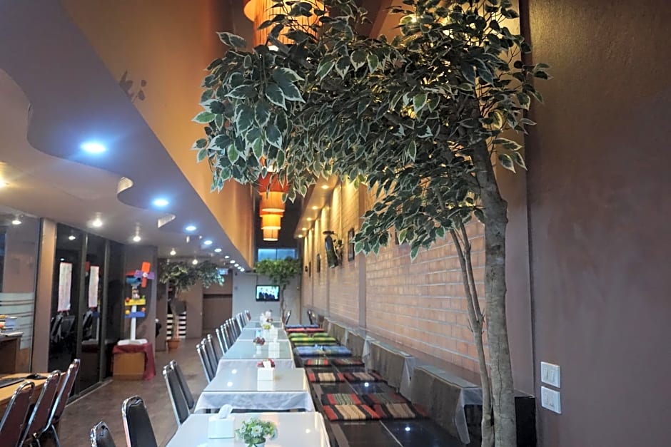 Bangkok Travel Suites Hotel