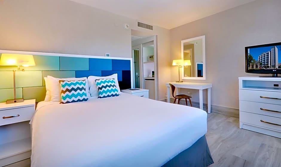 The Wave Hotel Condado