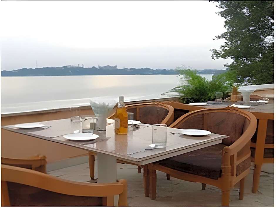 Hotel Ranjits Lakeview