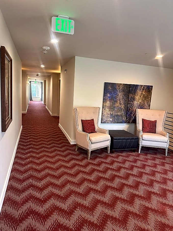Lakeview Hotel