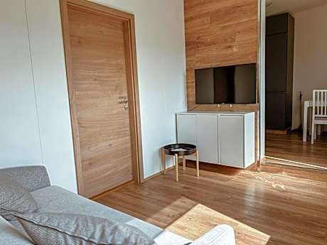 Apartment with Garden View