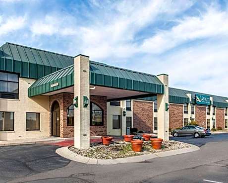 Quality Inn & Suites Shelbyville I-74