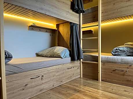 6-Bed Mixed Dormitory Room