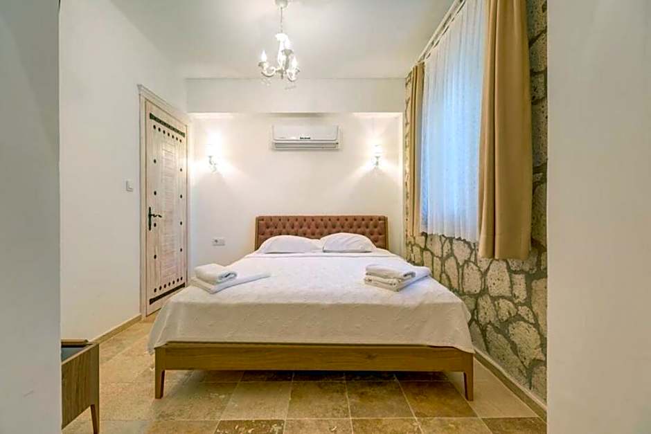 Alaroof Hotel