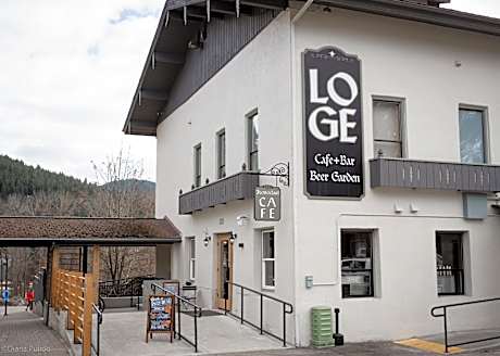 LOGE Leavenworth Downtown