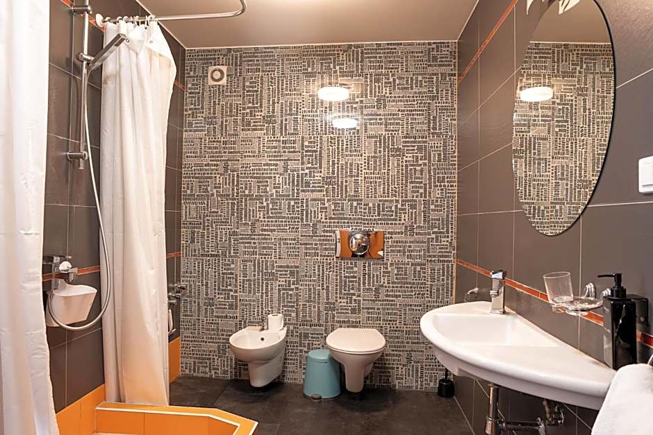 Honeybee Properties Mosel