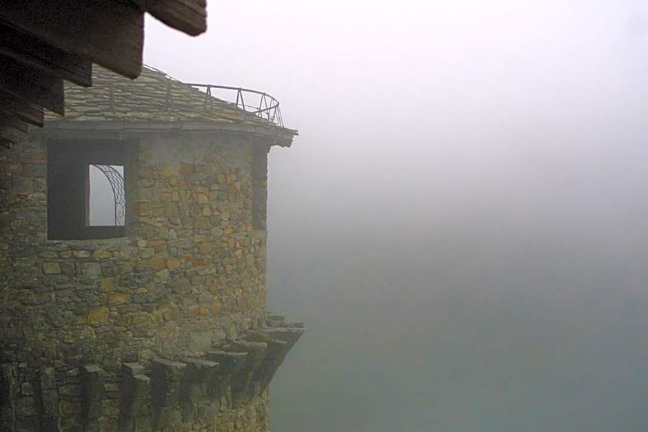 Castello Di Compiano Hotel Relais Museum