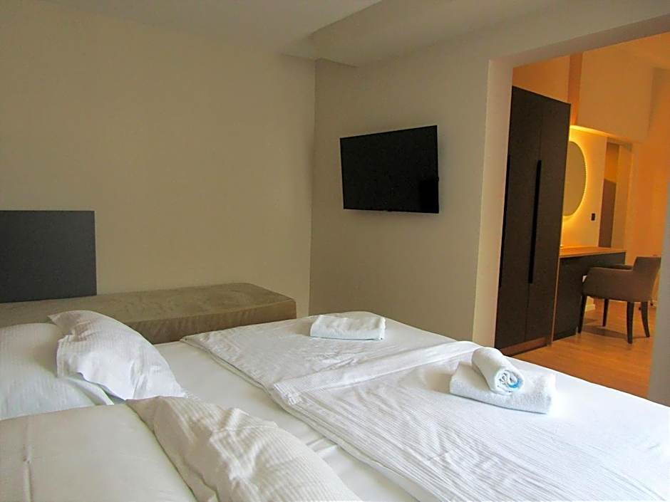 Zdjęcie 1 z 6 — Triple Room