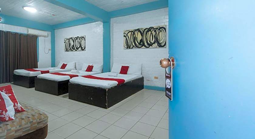 RedDoorz @ La Maria Pension and Tourist Inn