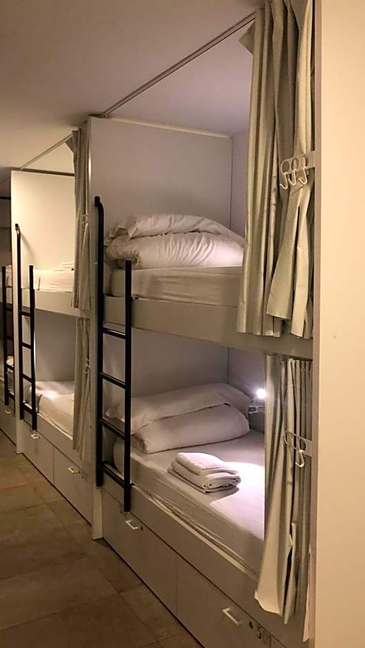 GLOBETROTTER HOSTEL, by Albany