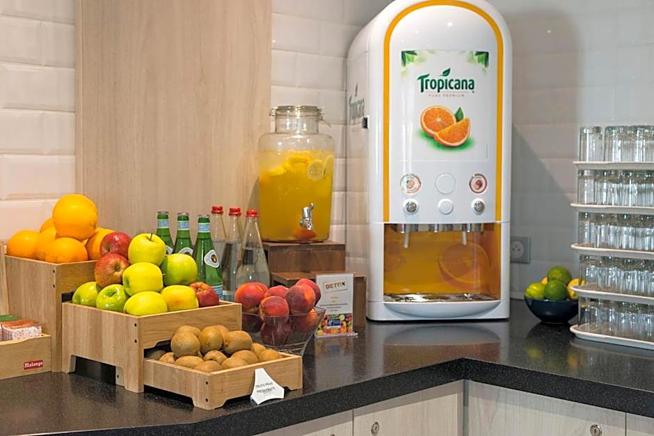 Holiday Inn Express Paris - Velizy By IHG