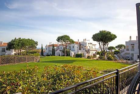 Three-Bedroom Apartment with Hot Tub and Partial Sea View - Ground Floor