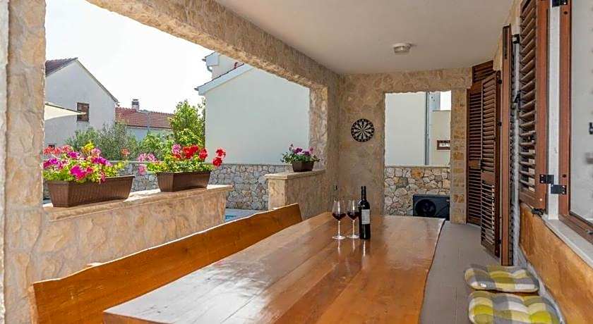 Villa Kirsten with heated pool, jacuzzi and sauna - by TA Leut Agency