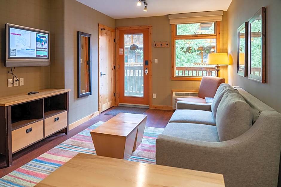 Fox Hotel And Suites