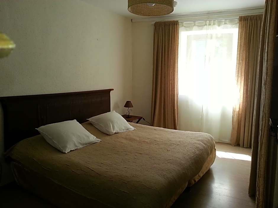 Hôtel la Fête en Provence