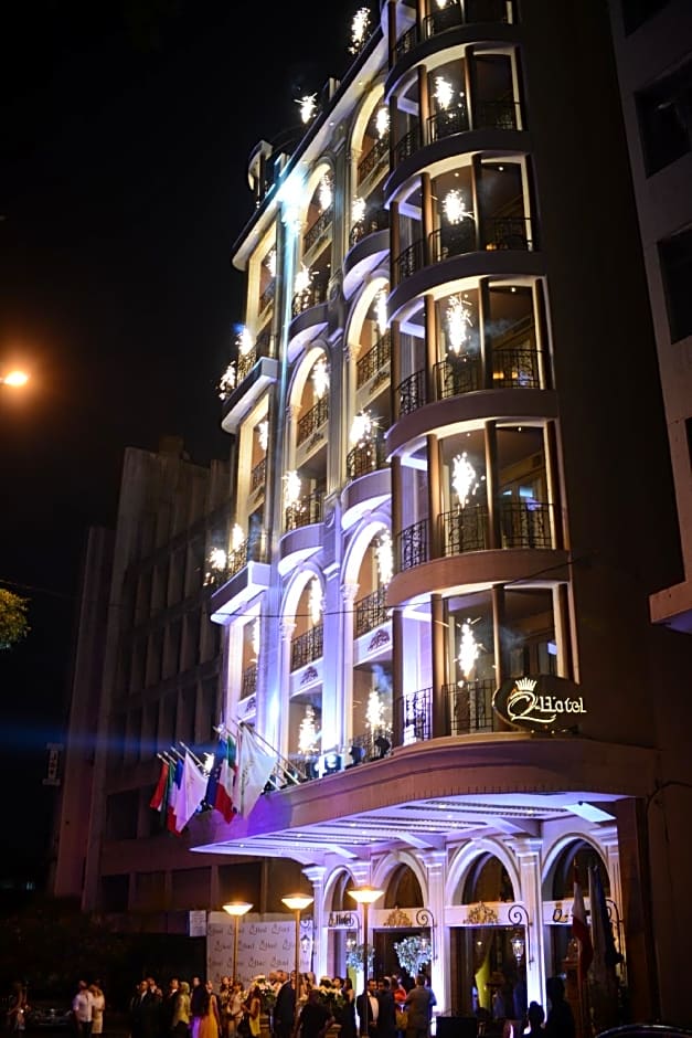 Q Hotel