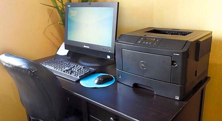 AmericInn by Wyndham Topeka