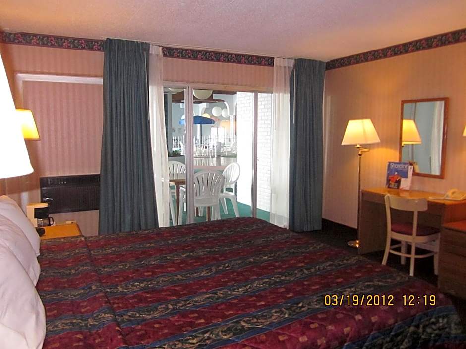 Howard Johnson by Wyndham Benton Harbor