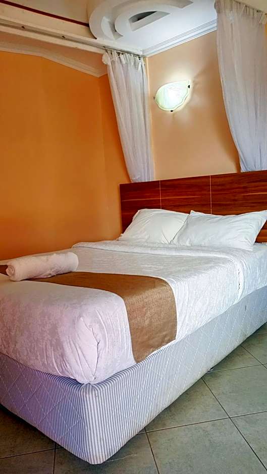 Savannah Paradise Hotel