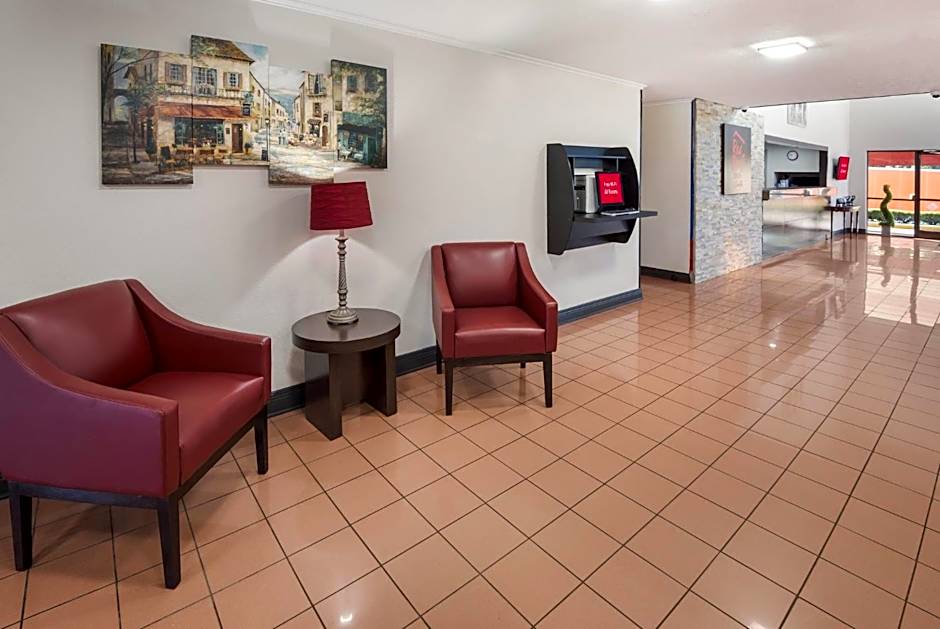 Red Roof Inn & Suites Lexington - Hamburg