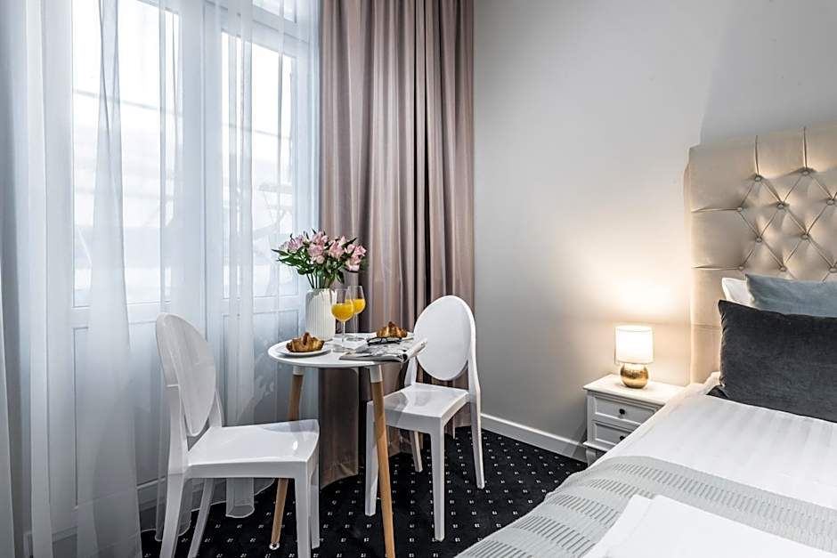 SERENITY Aparthotels - Old Town Poznan by Friendly Apartments
